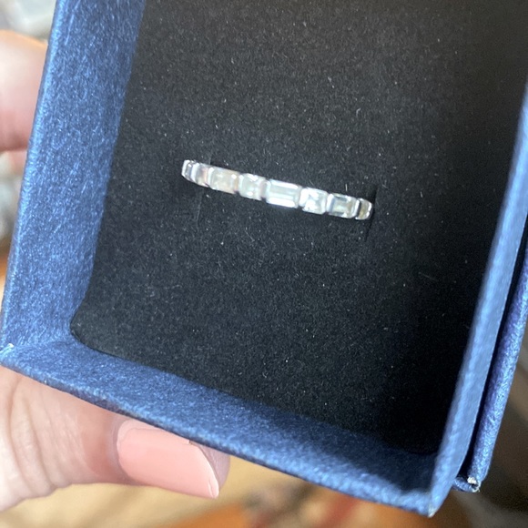 Beautiful stackable CZ ring - Picture 5 of 7